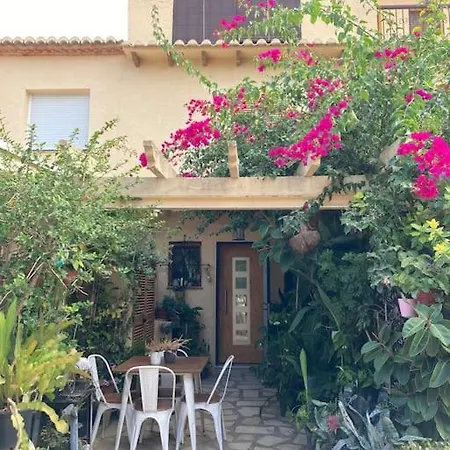 Adosado En Con Gran Jardin