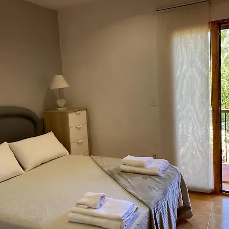 Сasa de vacaciones Adosado En Con Gran Jardin *