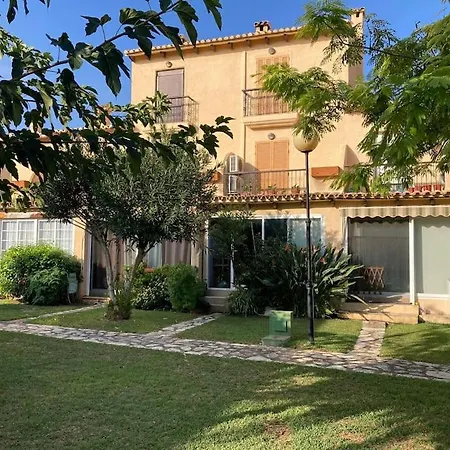 Adosado En Con Gran Jardin Dénia