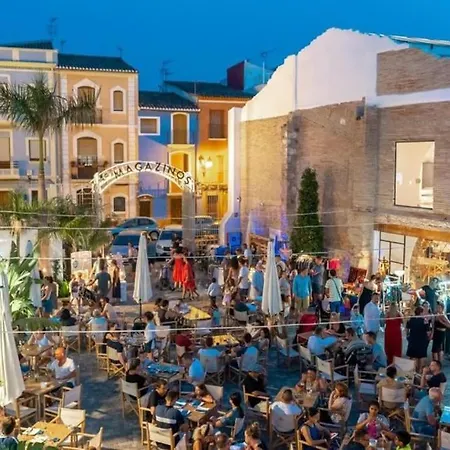 Сasa de vacaciones Adosado En Con Gran Jardin *